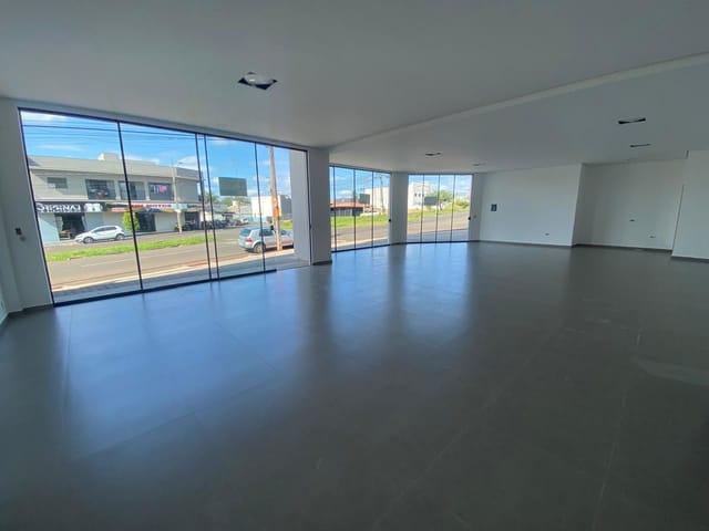 Sala à venda ou para alugar, no bairro Jardim do Cafe em Cambé