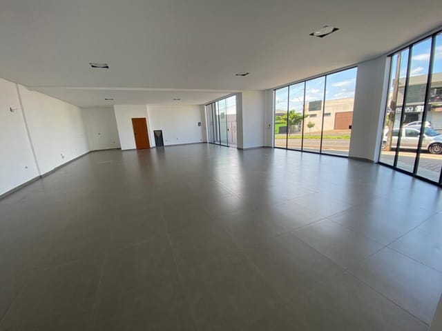 Sala à venda ou para alugar, no bairro Jardim do Cafe em Cambé