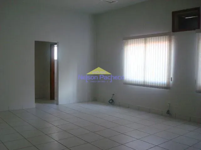 Sala com 345m², para alugar, no bairro Centro em Capivari