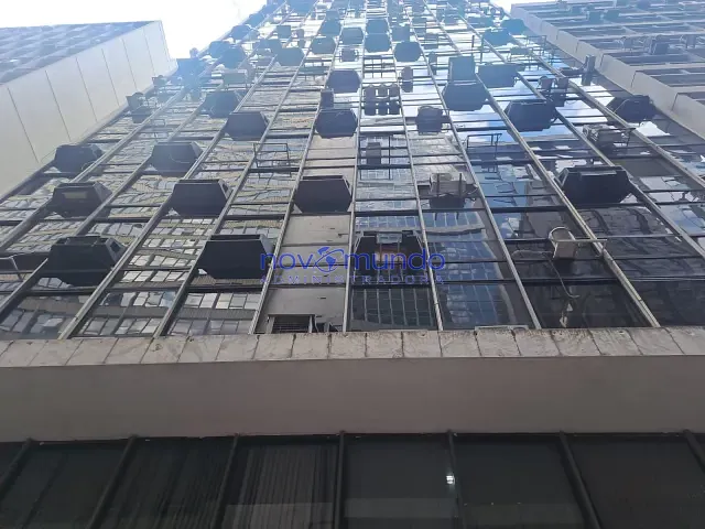 Sala à venda ou para alugar, no bairro Centro em Rio de Janeiro