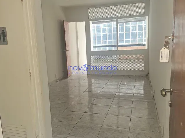 Sala à venda ou para alugar, no bairro Centro em Rio de Janeiro
