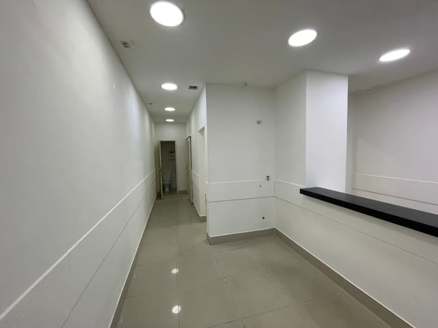 Sala com 78m², para alugar, no bairro Santa Cruz em Rio de Janeiro