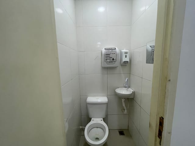 Sala com 78m², para alugar, no bairro Santa Cruz em Rio de Janeiro