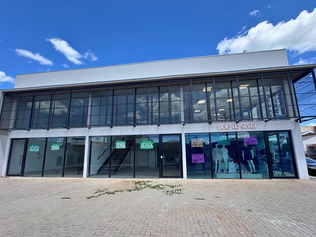Sala à venda ou para alugar, no bairro Vila Feliz em Apucarana