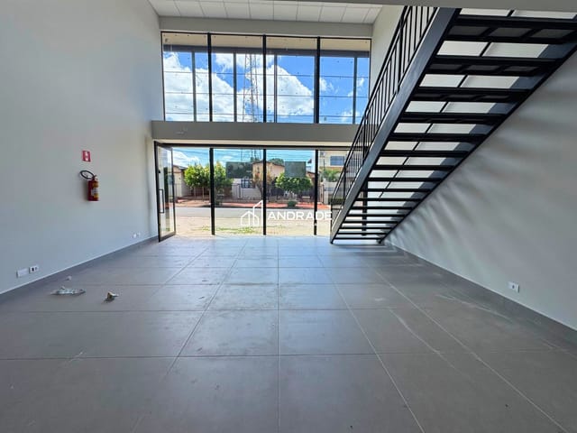 Sala à venda ou para alugar, no bairro Vila Feliz em Apucarana