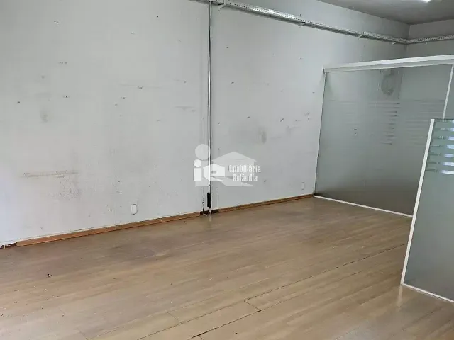 Sala para alugar, no bairro Centro em Rolândia