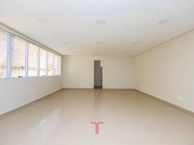 Sala com 72m², para alugar, no bairro Mossunguê em Curitiba