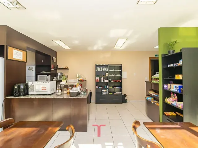 Sala com 72m², para alugar, no bairro Mossunguê em Curitiba