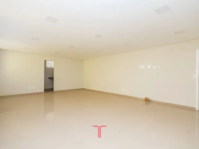 Sala com 72m², para alugar, no bairro Mossunguê em Curitiba