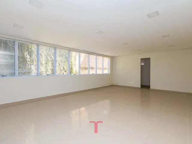 Sala com 72m², para alugar, no bairro Mossunguê em Curitiba