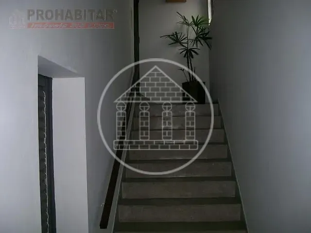 Sala com 17m², para alugar, no bairro Cidade Dutra em São Paulo