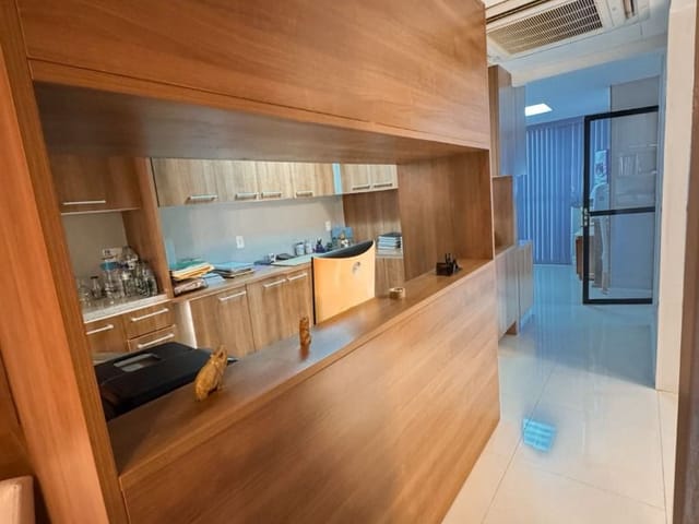 Sala com 60m², à venda ou para alugar, no bairro Centro em Macaé