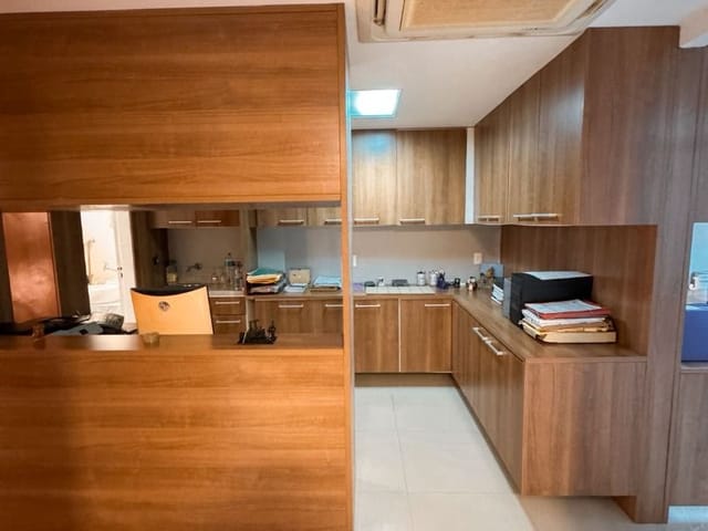 Sala com 60m², à venda ou para alugar, no bairro Centro em Macaé