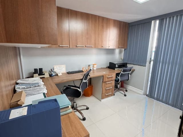 Sala com 60m², à venda ou para alugar, no bairro Centro em Macaé