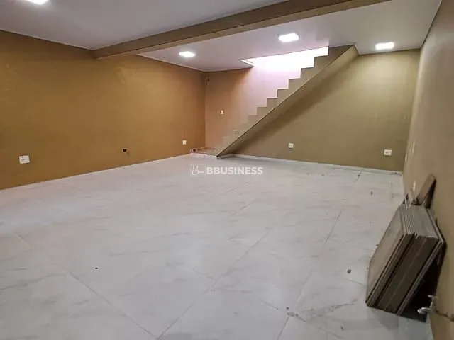 Sala com 550m², para alugar, no bairro São João Clímaco em São Paulo