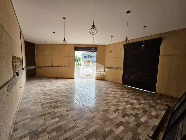 Sala para alugar, no bairro Centro em Rolândia