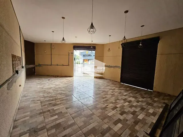 Sala para alugar, no bairro Centro em Rolândia