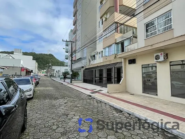 Sala à venda, no bairro Centro em Balneário Camboriú