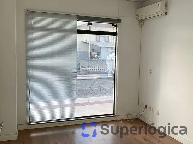 Sala à venda, no bairro Centro em Balneário Camboriú