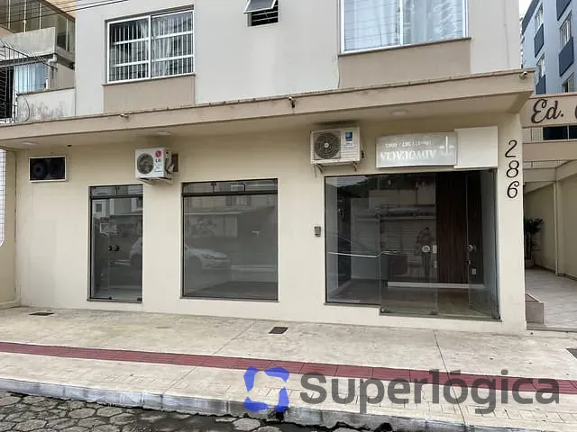 Sala à venda, no bairro Centro em Balneário Camboriú