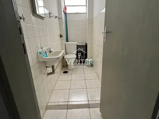 Sala à venda ou para alugar, no bairro Centro em Taubaté