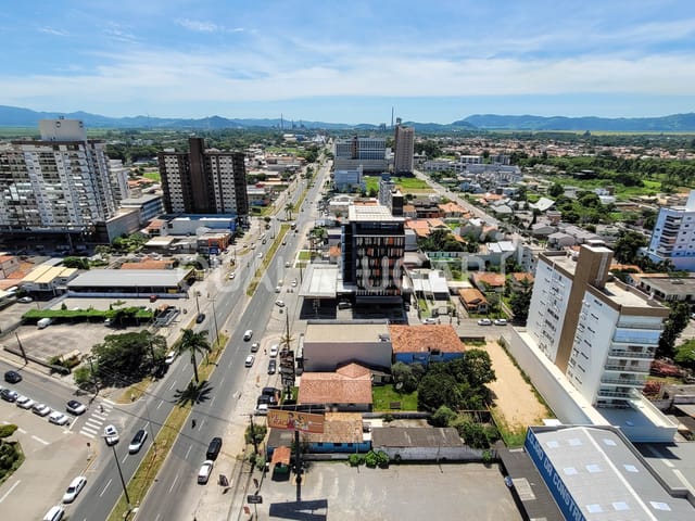 Sala com 80m², para alugar, no bairro Aeroporto em Tubarão