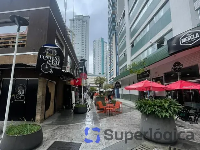 Sala com 860m², à venda, no bairro Centro em Balneário Camboriú
