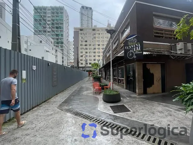 Sala com 860m², à venda, no bairro Centro em Balneário Camboriú