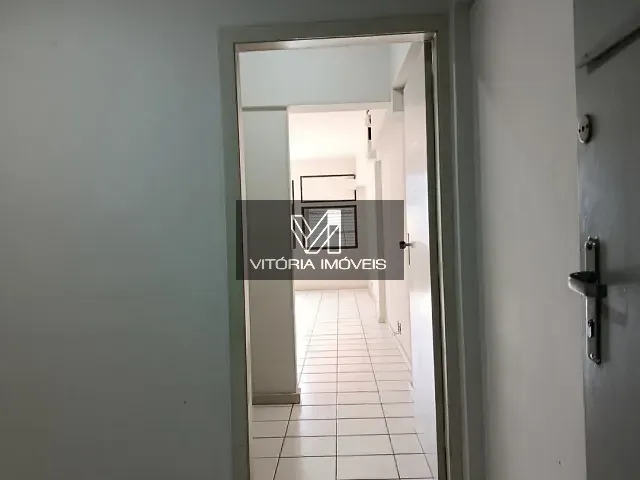 Sala à venda, no bairro Praia do Canto em Vitória