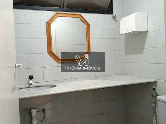 Sala à venda, no bairro Praia do Canto em Vitória