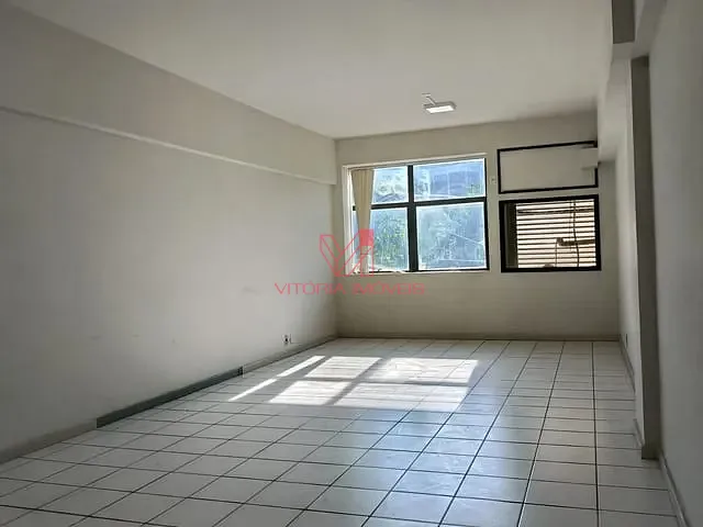 Sala à venda, no bairro Praia do Canto em Vitória