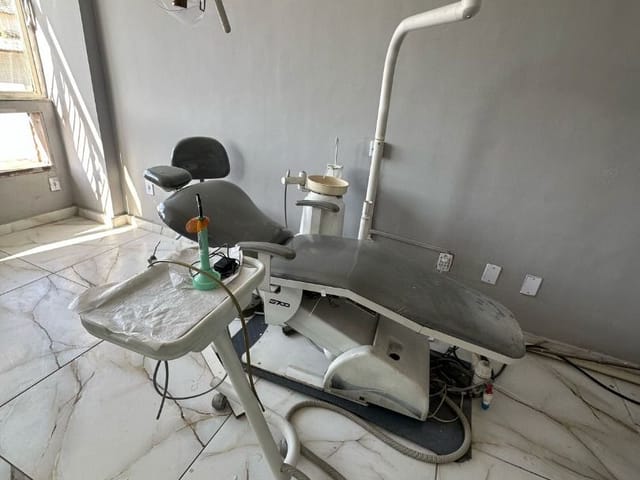 Sala à venda ou para alugar, no bairro Centro em Macaé