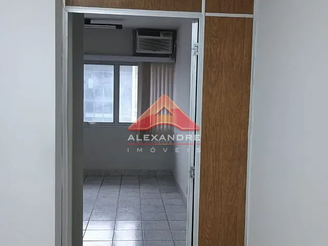 Sala com 32m², à venda, no bairro Centro em São José dos Campos