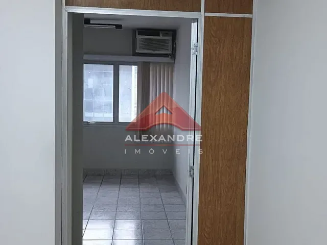 Sala com 32m², à venda, no bairro Centro em São José dos Campos