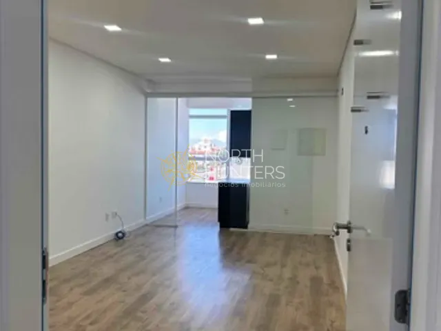 Sala à venda, no bairro Vargem Grande em Florianópolis