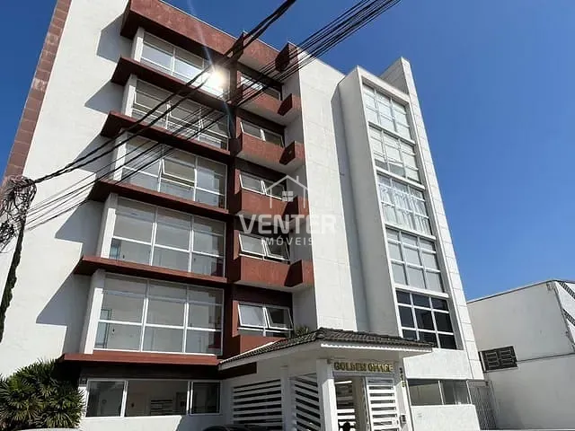 Sala à venda ou para alugar, no bairro Jardim Maria Augusta em Taubaté
