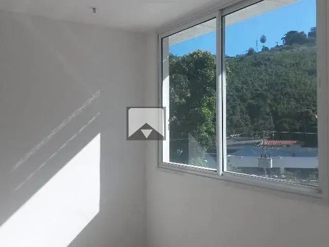 Sala com 35m², à venda, no bairro Santa Rosa em Niterói