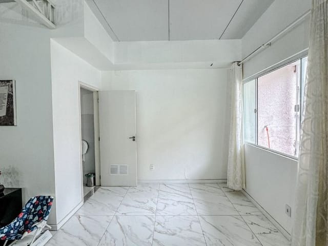 Sala para alugar, no bairro Cavaleiros em Macaé