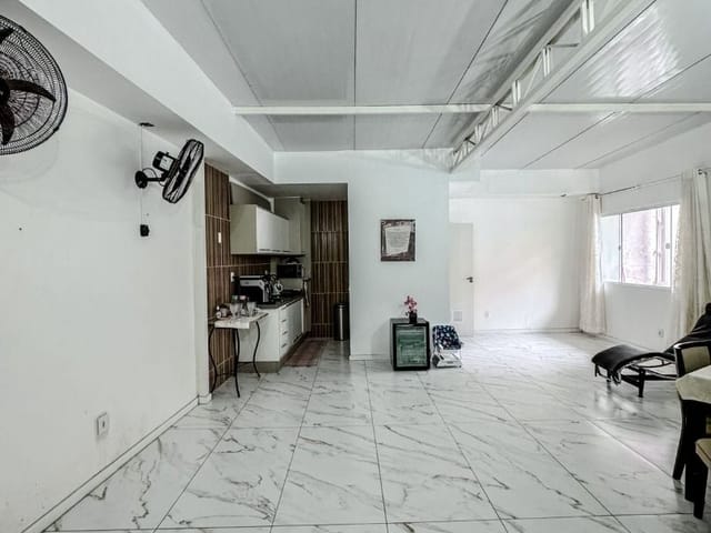 Sala para alugar, no bairro Cavaleiros em Macaé