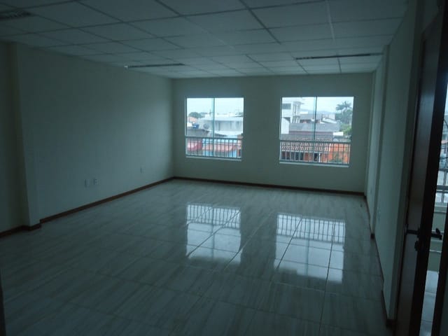 Sala com 55m², para alugar, no bairro São Vicente em Itajaí
