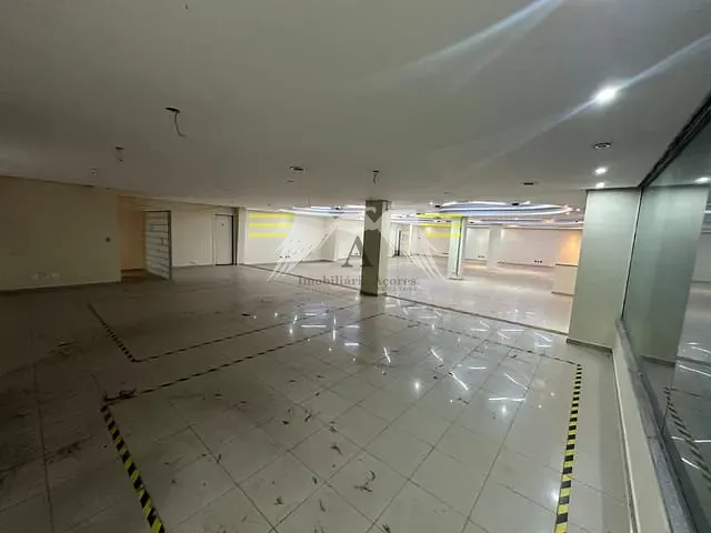 Sala à venda ou para alugar, no bairro Belem em São Paulo