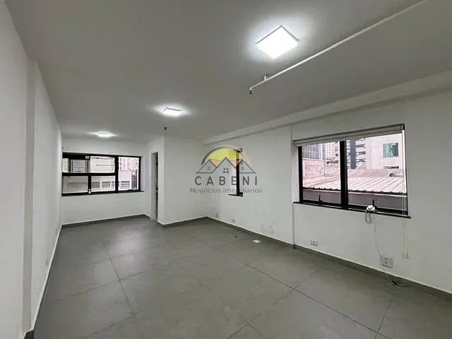 Sala à venda ou para alugar, no bairro Itaim Bibi em São Paulo