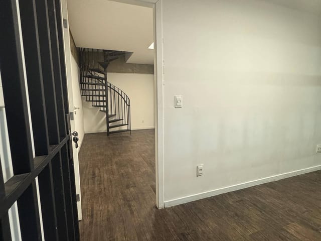 Sala para alugar, no bairro Funcionários em Belo Horizonte