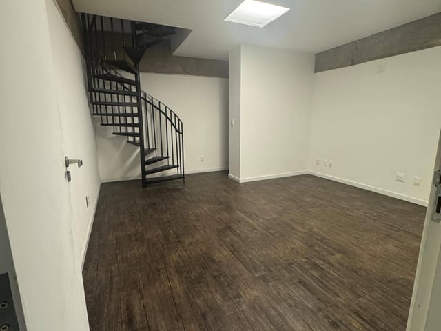 Sala para alugar, no bairro Funcionários em Belo Horizonte