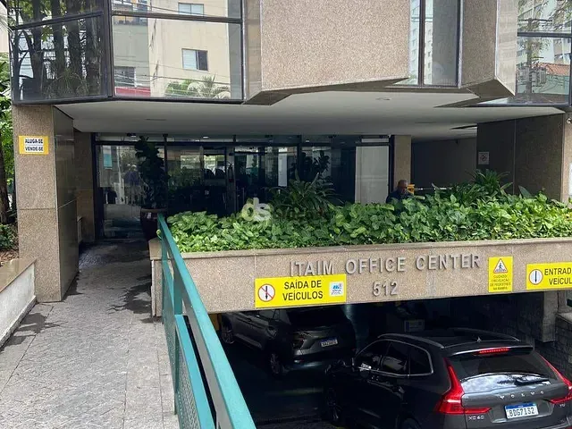 Sala à venda, no bairro Itaim Bibi em São Paulo