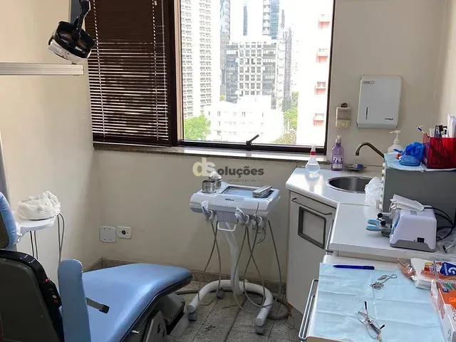 Sala à venda, no bairro Itaim Bibi em São Paulo