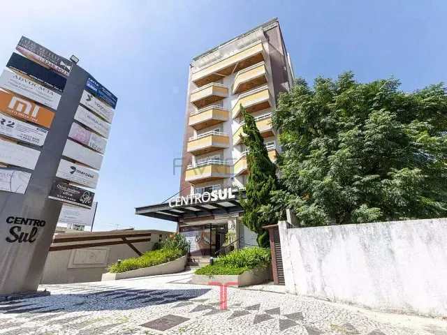 Sala com 60m², para alugar, no bairro Pinheirinho em Curitiba