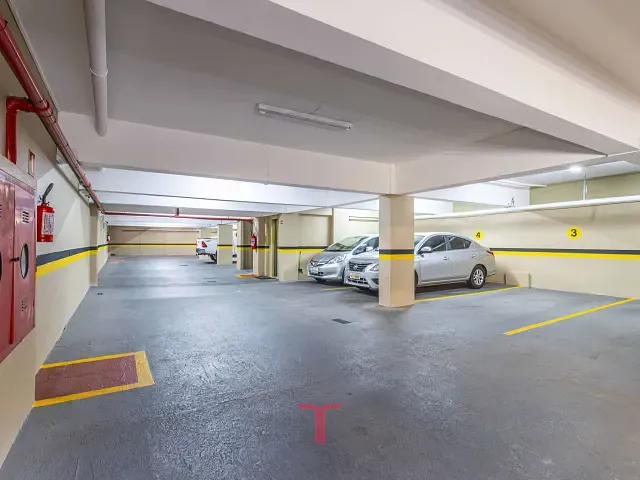 Sala com 60m², para alugar, no bairro Pinheirinho em Curitiba