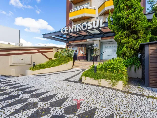 Sala com 60m², para alugar, no bairro Pinheirinho em Curitiba