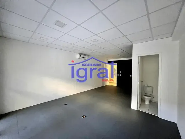 Sala à venda ou para alugar, no bairro Jabaquara em São Paulo